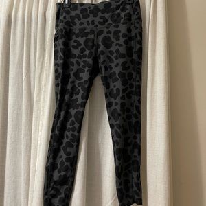 Black leopard print workout leggings